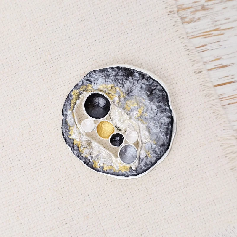 Grey Gold Texture Magnetic Brooch