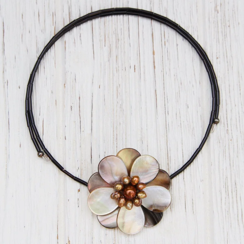 Shell Flower Choker ~ Brown Shell